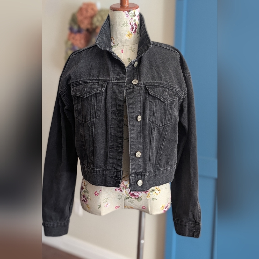Refuge‎ Charcoal Washed Cropped Jean Jacket-01